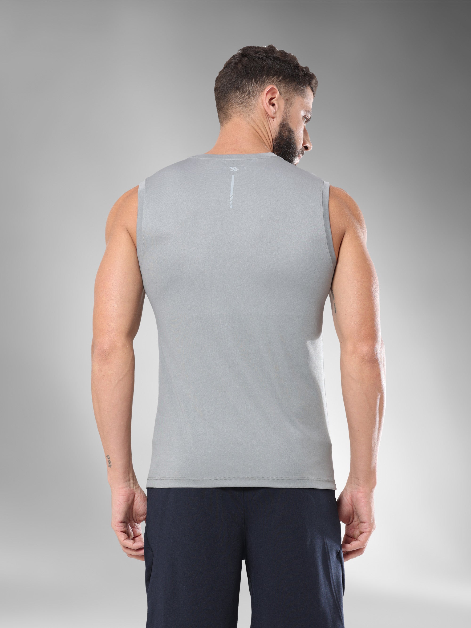JAMTA012_Grey_backpose_Sleeveless