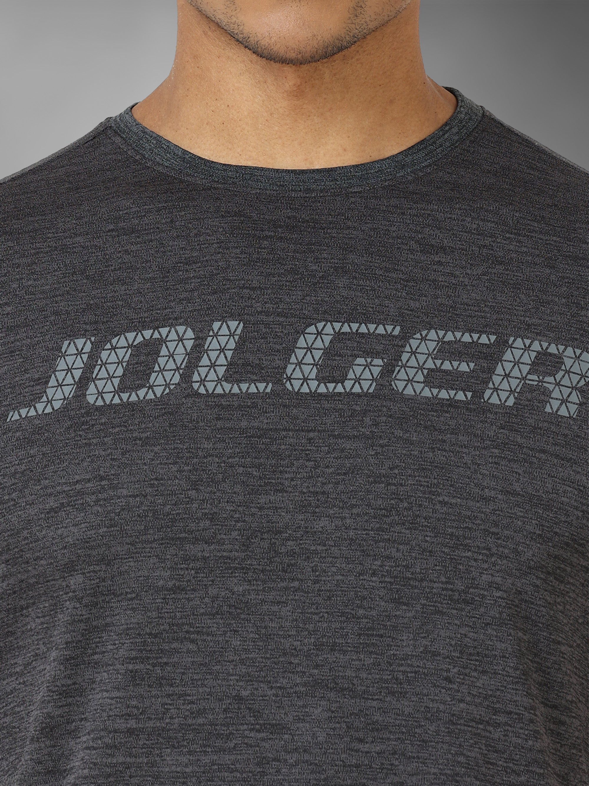 JAMTS008_DarkGrey_closeupshot_roundneck