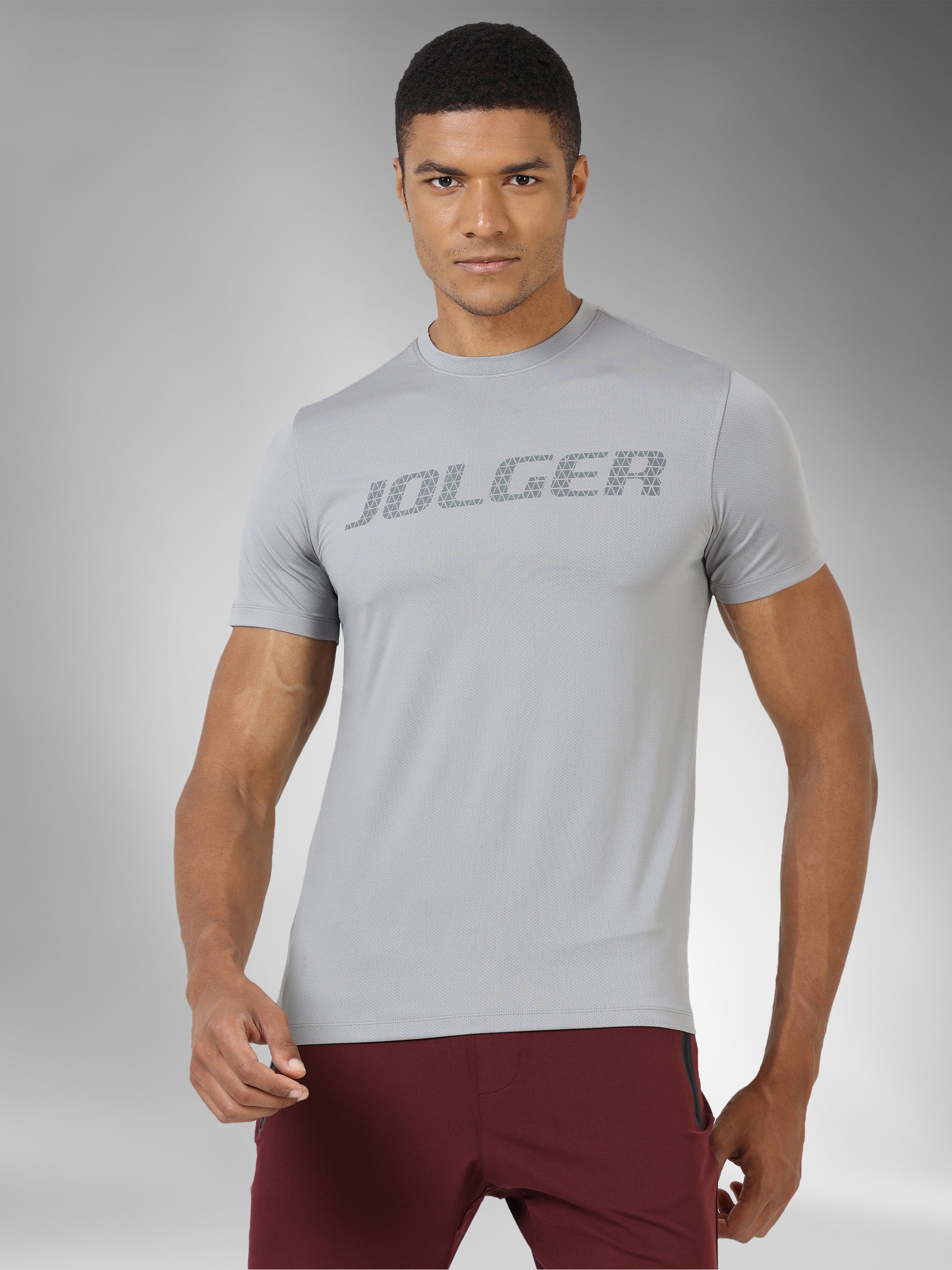 JAMTS008_Grey_frontpose_roundneck