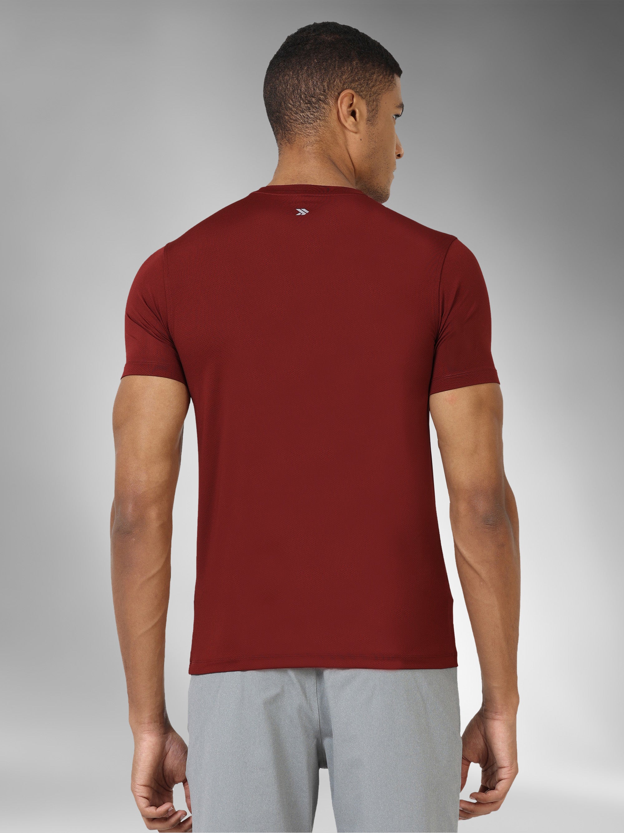 JAMTS008_Maroon_backpose_roundneck