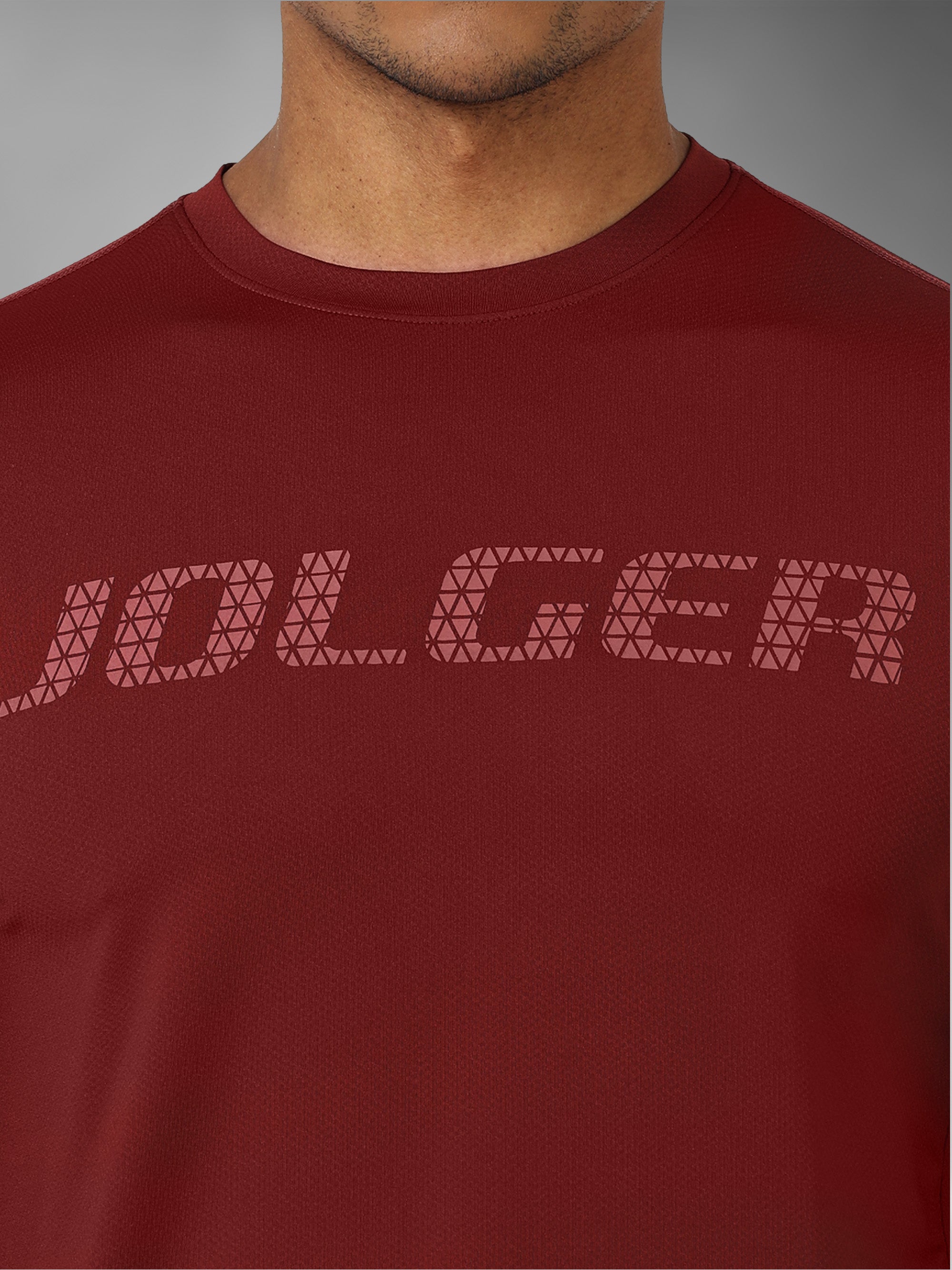 JAMTS008_Maroon_closeuppose_roundneck