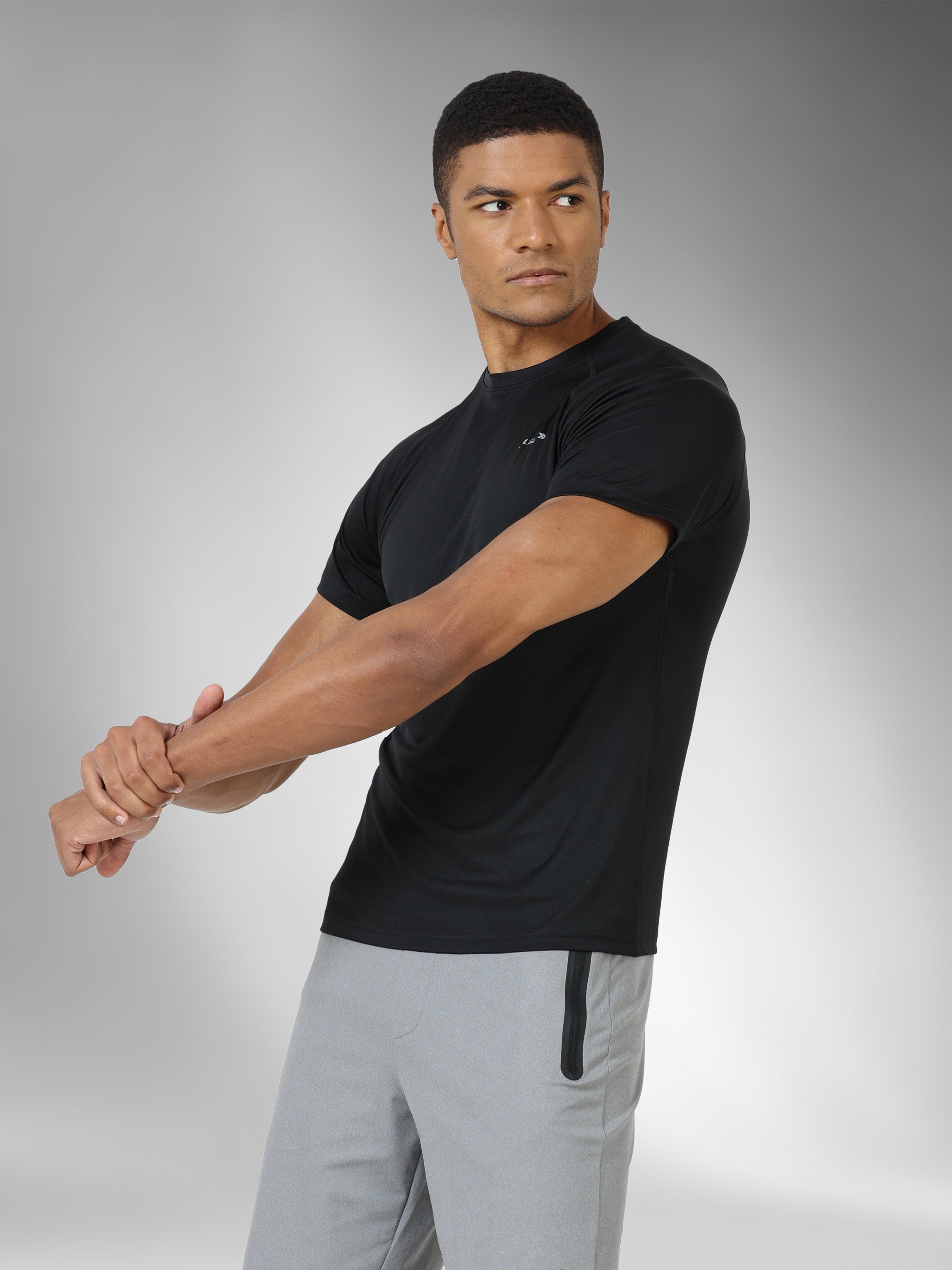 JAMTS009A_black_leftpose_roundnecktee