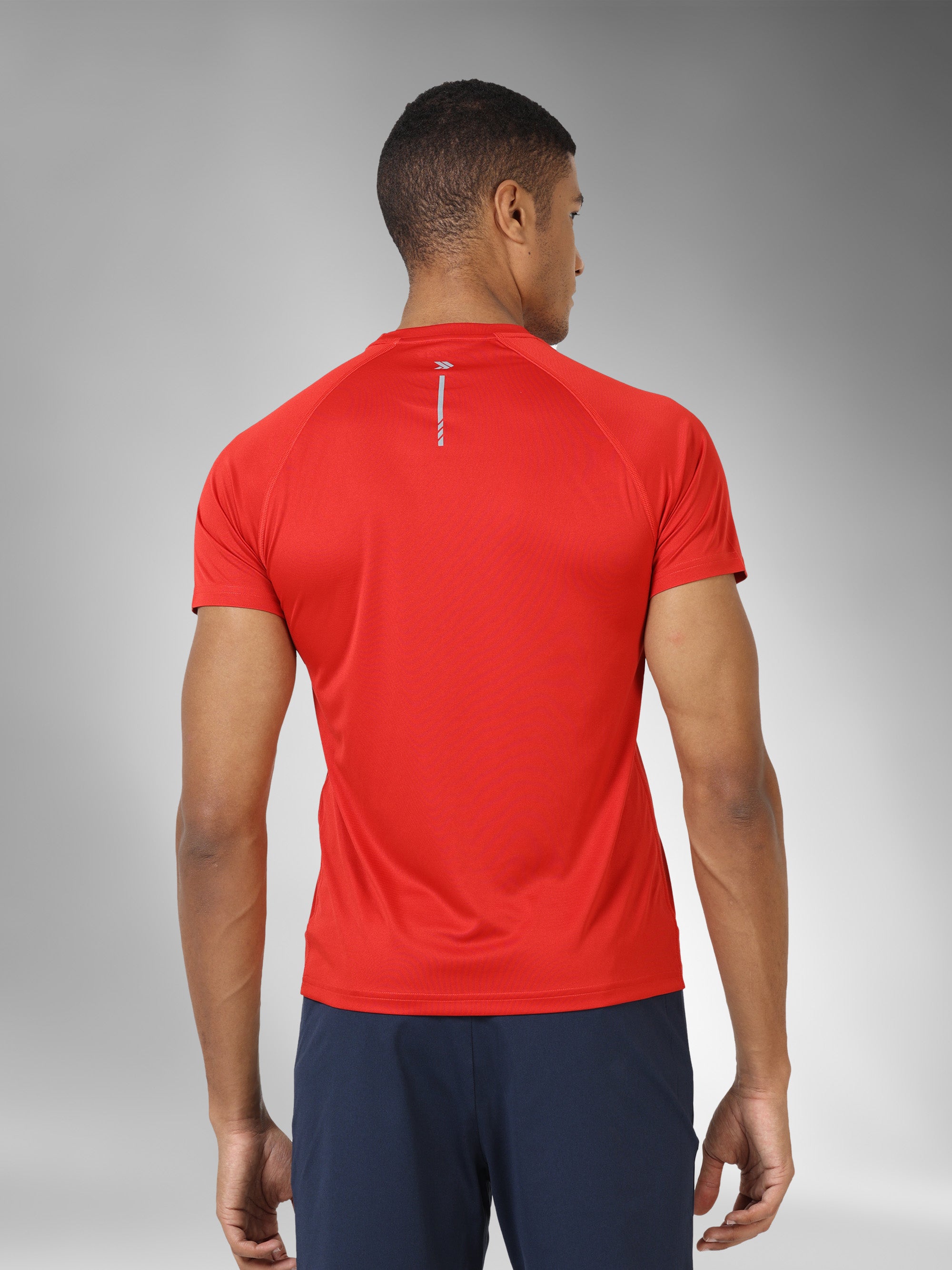JAMTS009A_red_backpose_roundnecktee