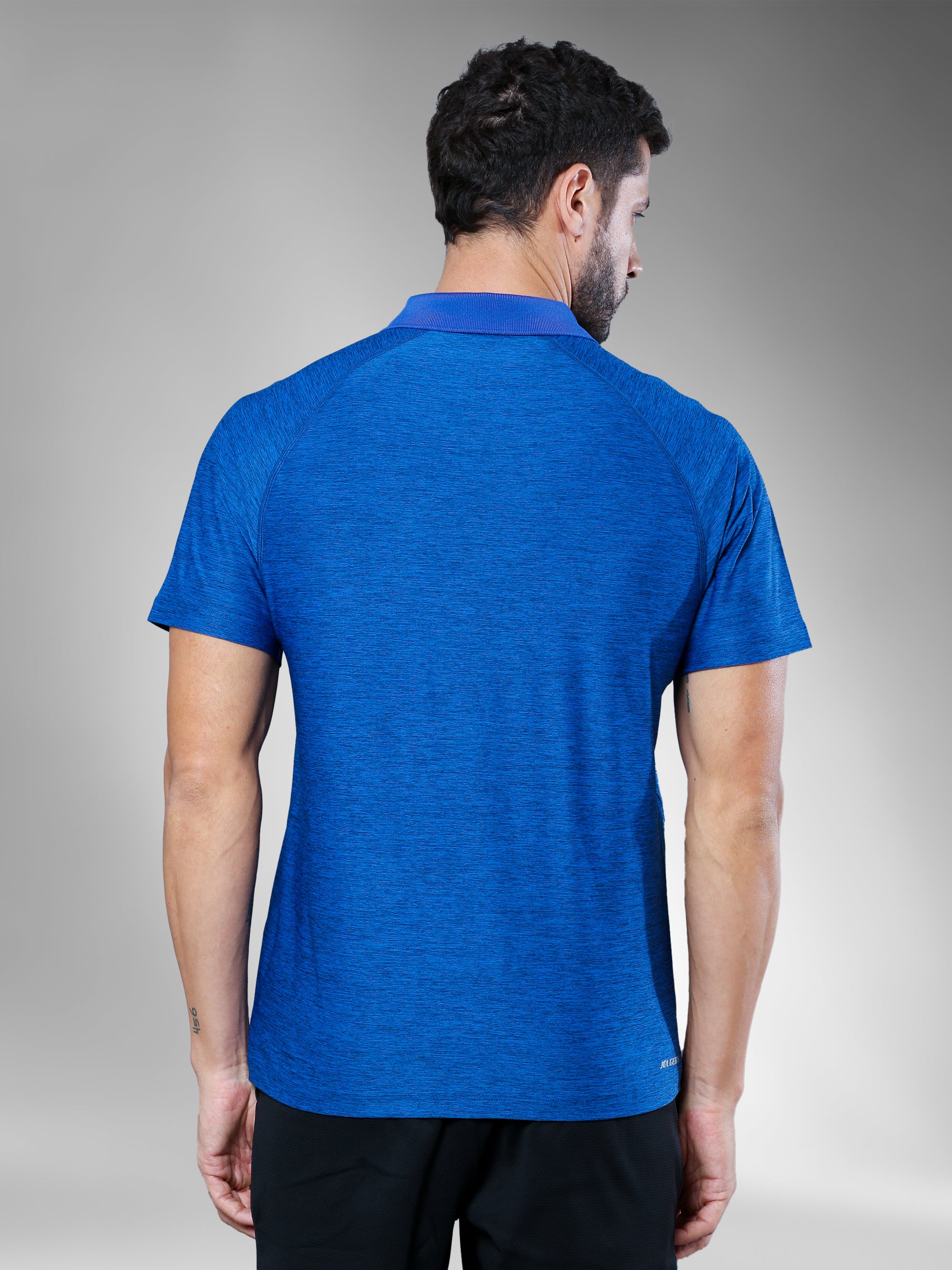 JAMPT002a_Navy_backpose