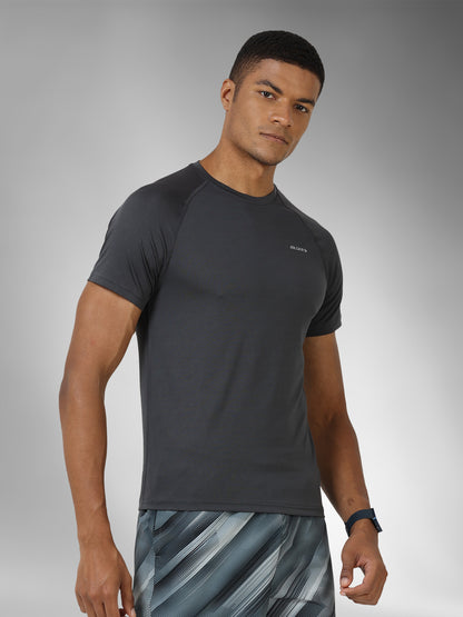 JAMPT009_Grey_Tee_rightpose_roundnecktee