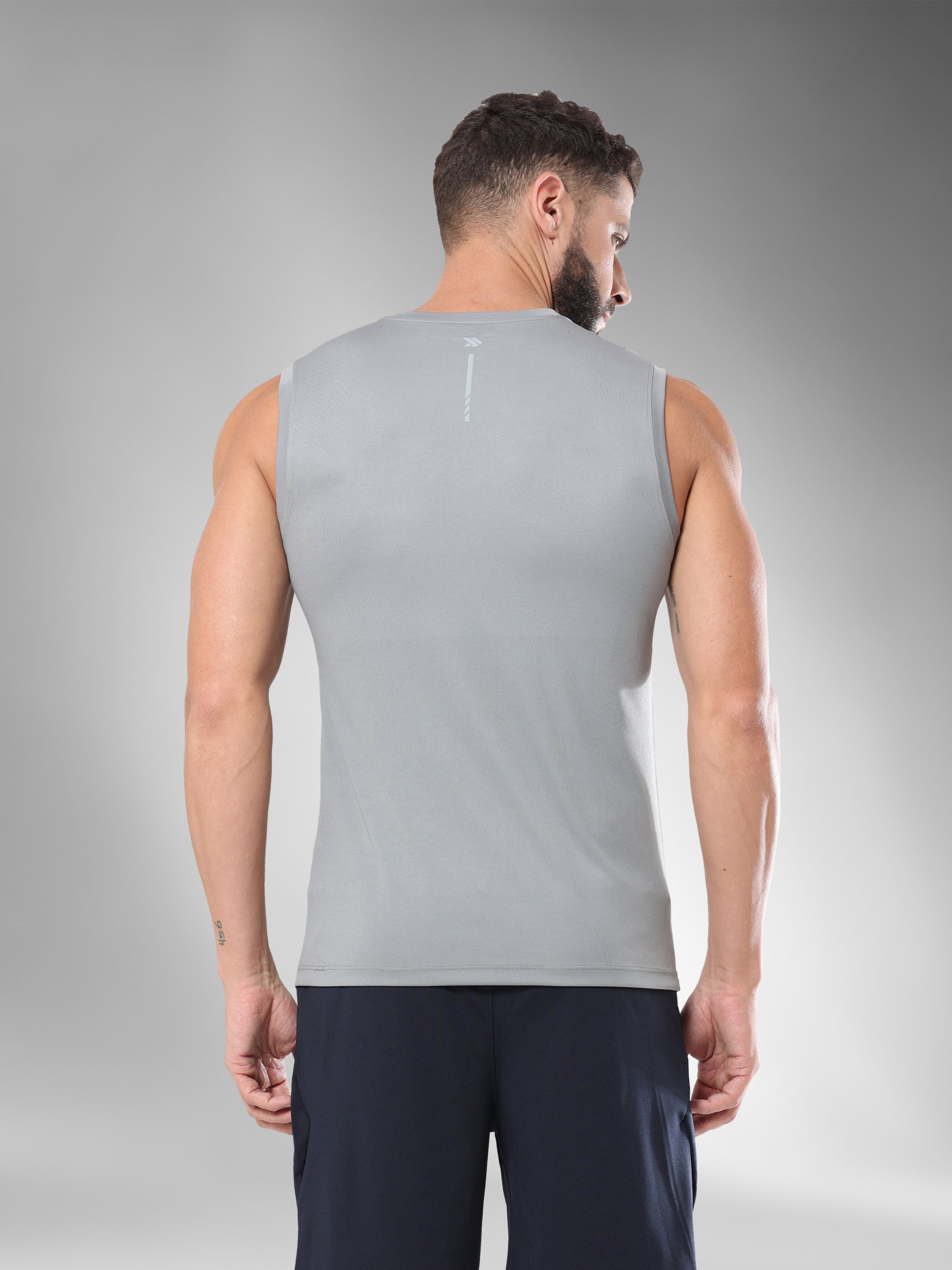 JAMTA012_Grey_backpose_Sleeveless
