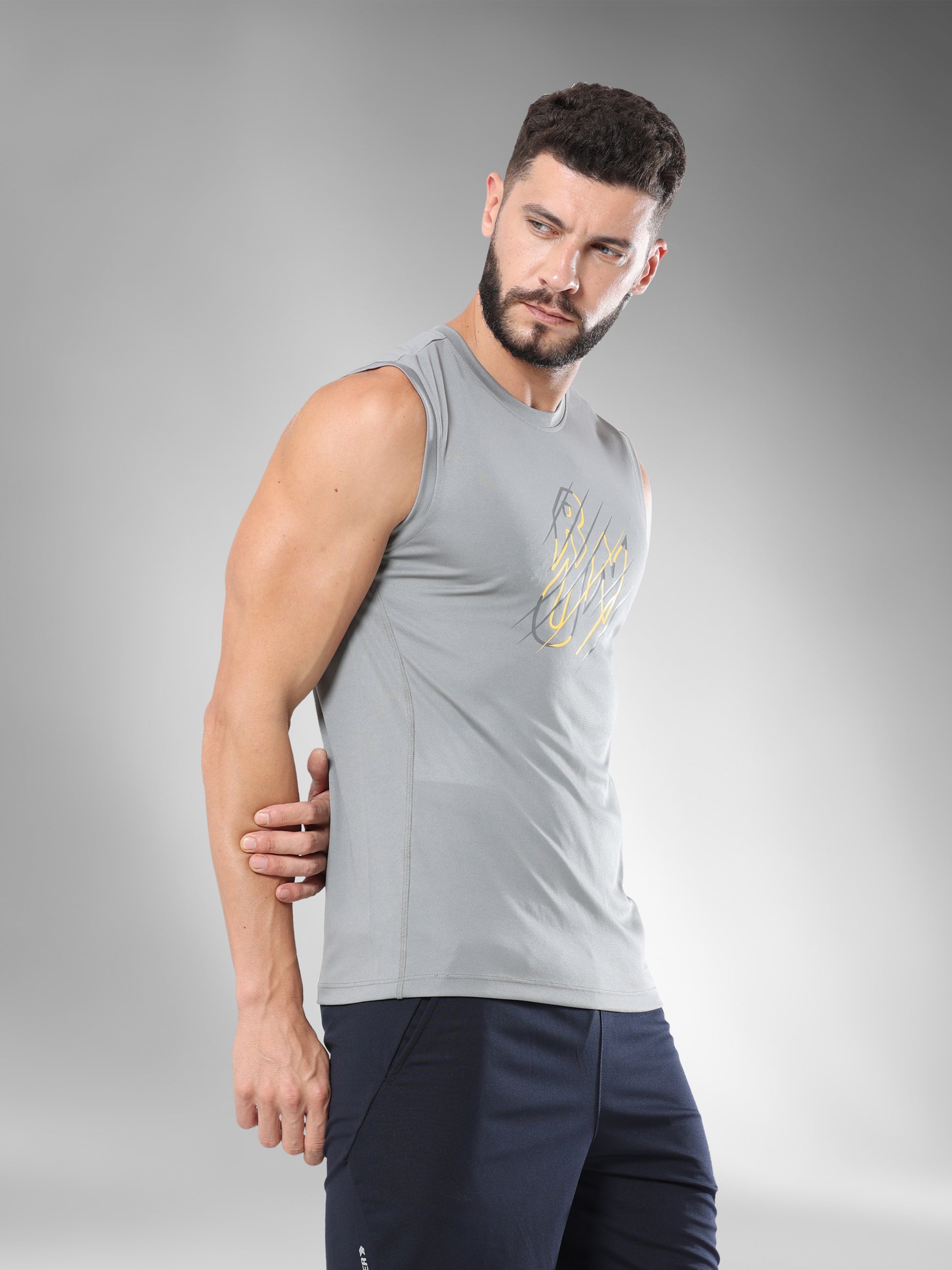 JAMTA012_Grey_rightpose_Sleeveless
