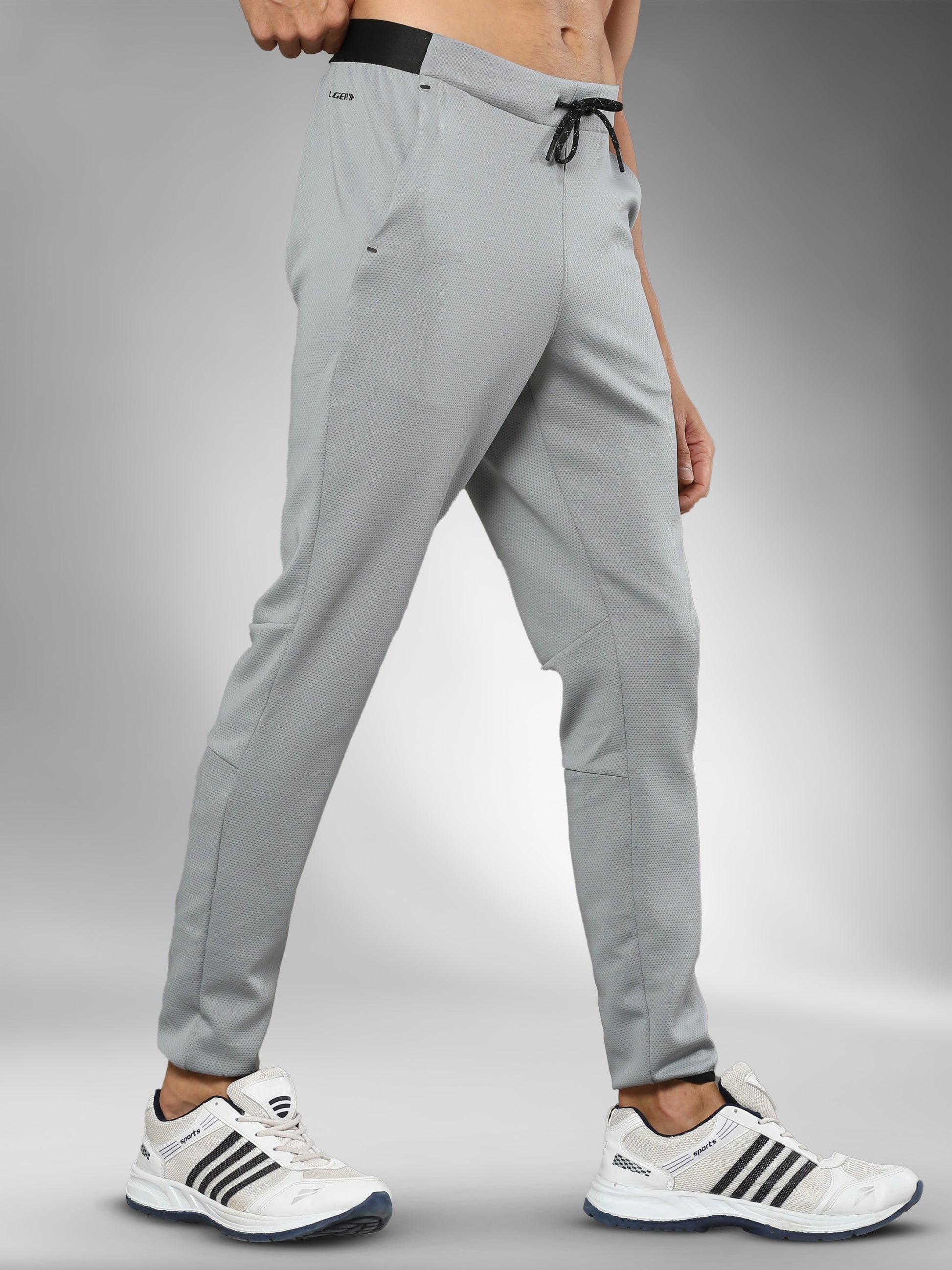 JAMTP002_greyjoggers_rightpose