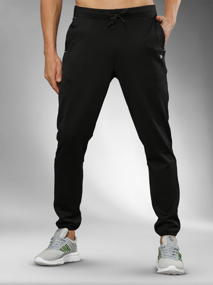 JAMTP002_black_frontpose