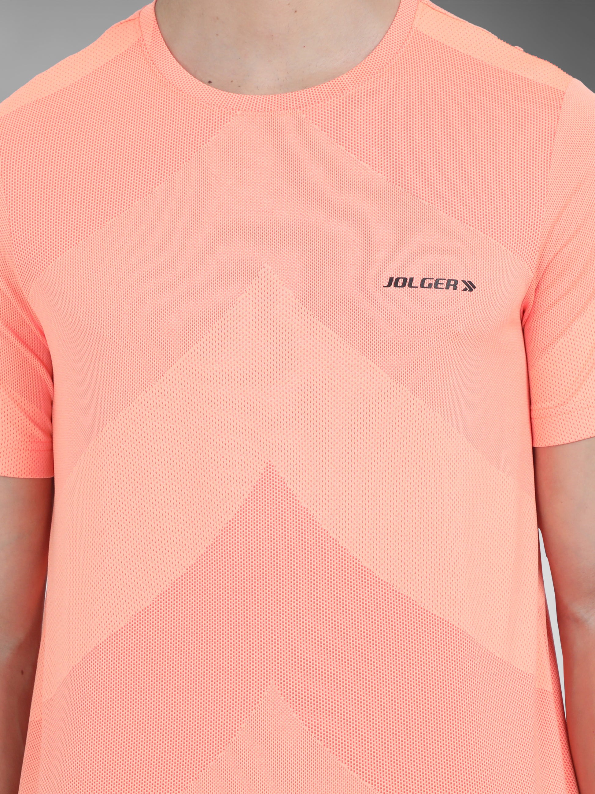 JAMTS003_orange_closepose_roundneck