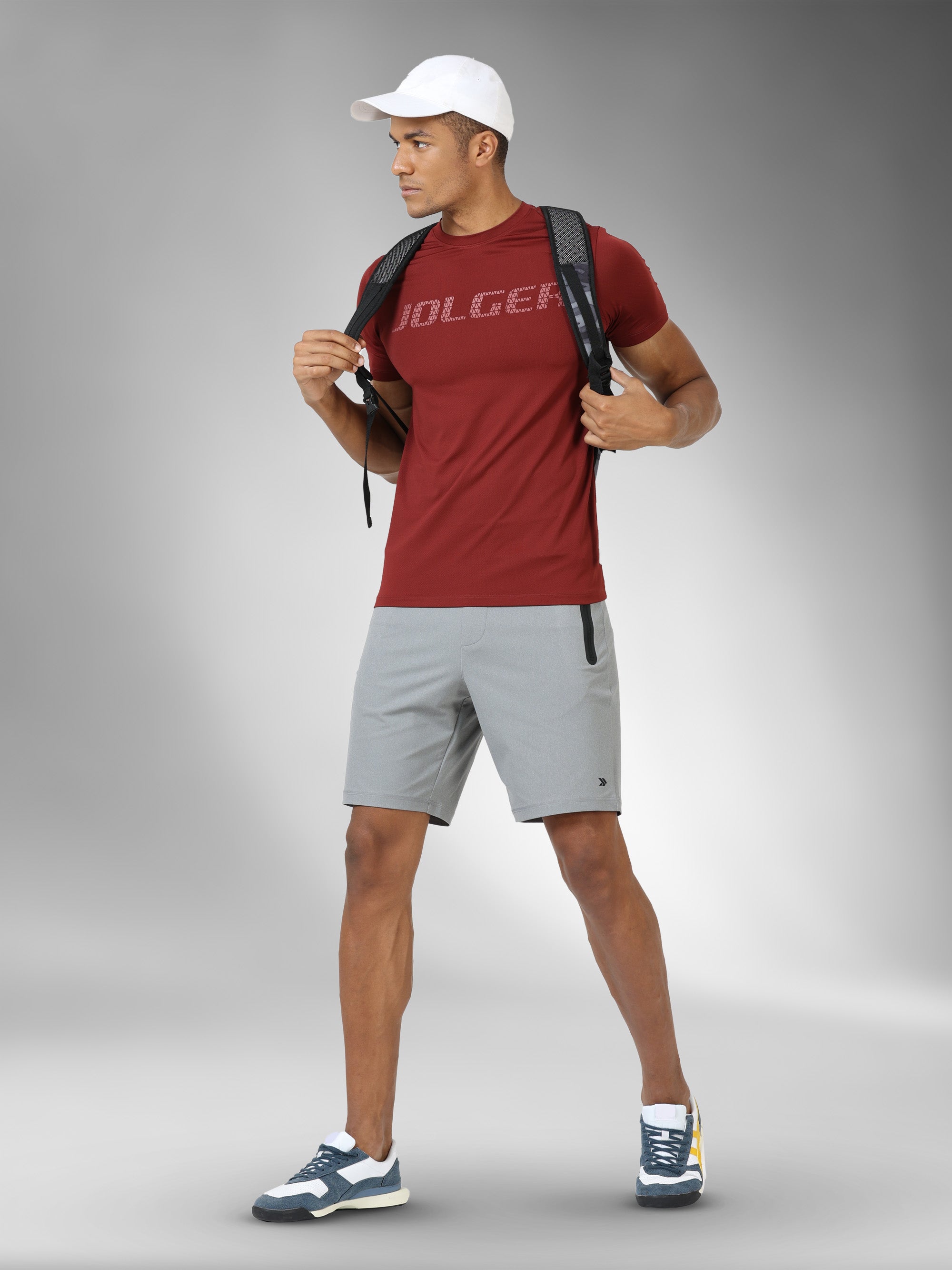 JAMTS008_Maroon_fullpose_roundneck