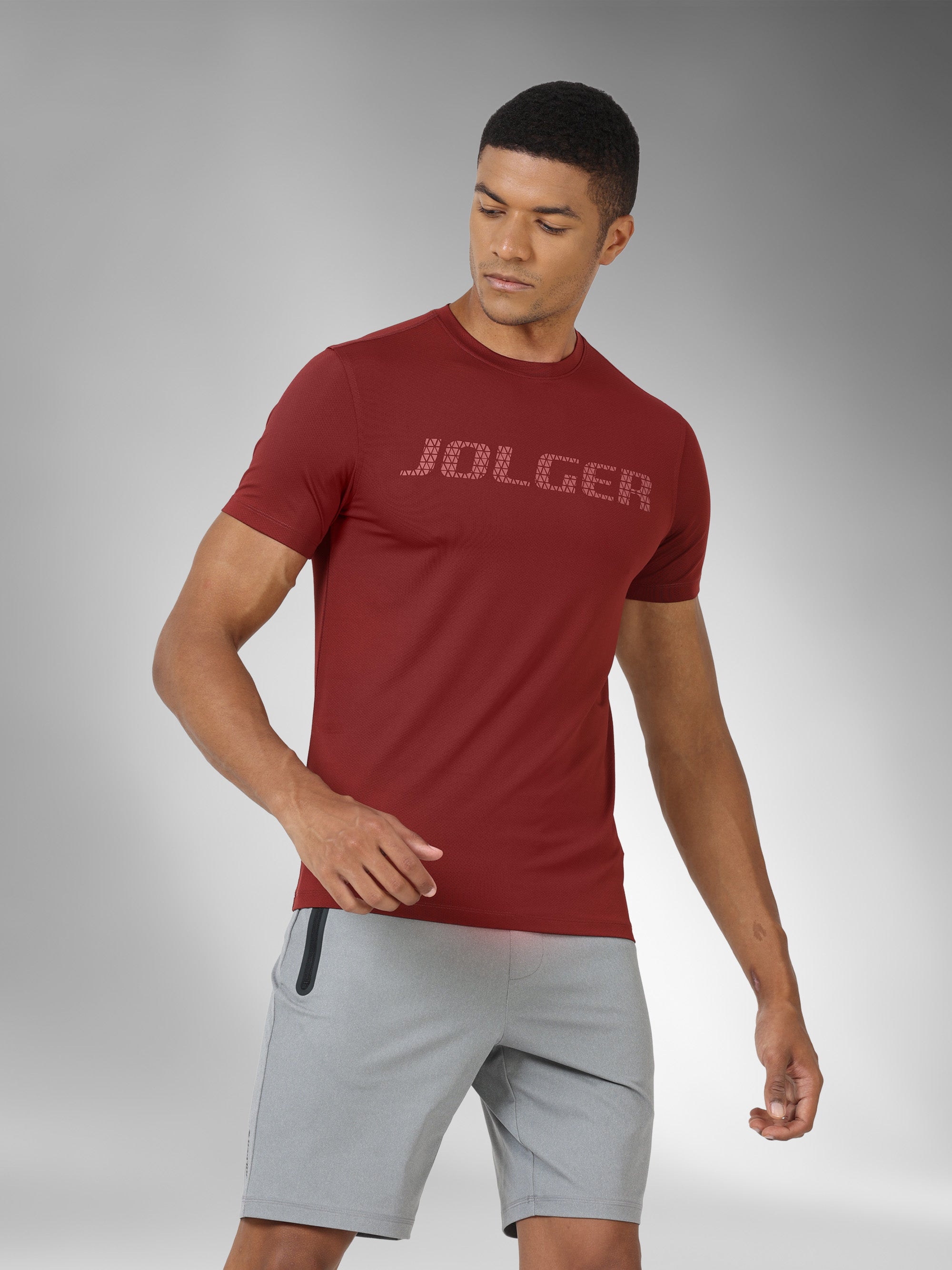 JAMTS008_Maroon_leftpose_roundneck