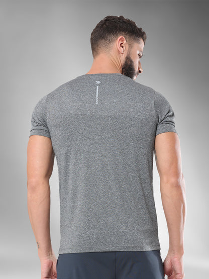 JAMTS011_greytshirt_backpose